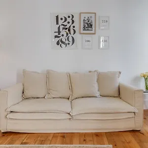 https://madragoa-cosy-apartment.hotels-lisbon-portugal.com